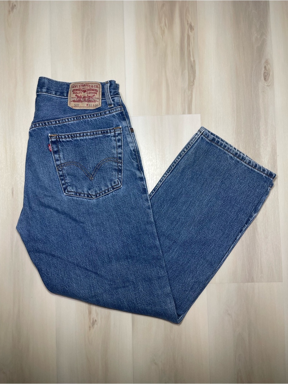 Levi's 505’s Regular Fit Men’s Sz 33x30 Jeans Blue Medium Wash 100% Cotton Y2K